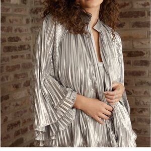 Savage x Fenty by Rihanna pleated silver lame jacket cape size XS / Small